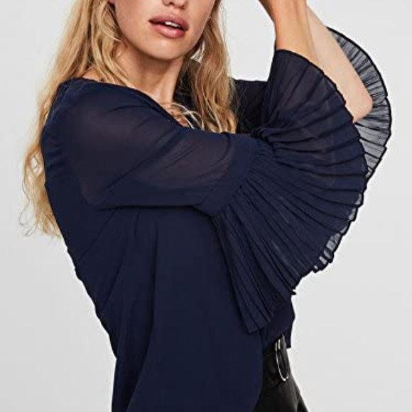 3/4 Freya Top with Bell Sleeves - Picture 1 of 10